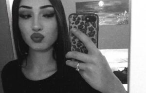 Lacrime, musica, carrozza e cavalli al funerale di Maria Spinelli, la 22enne di Città Sant'Angelo uccisa in Svizzera