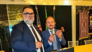 Due Melvin Jones Fellow e il nuovo governatore Droghini alla cerimonia del Lions Club Roseto degli Abruzzi Valle del Vomano