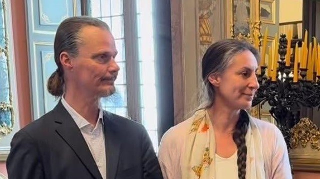 Famiglia nel bosco: 'La decisione ci spezza il cuore, faremo ricorso'. Video dopo la decisione del tribunale e l'avvocato attacca i servizi sociali