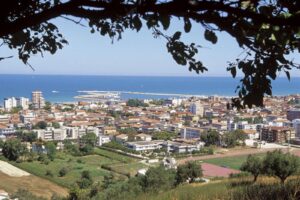 A Giulianova procede il programma del rifacimento del manto stradale