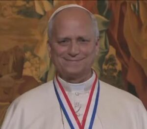 Al Vaticano Papa Leone abolisce i tagli agli stipendi decisi dal compianto Bergoglio