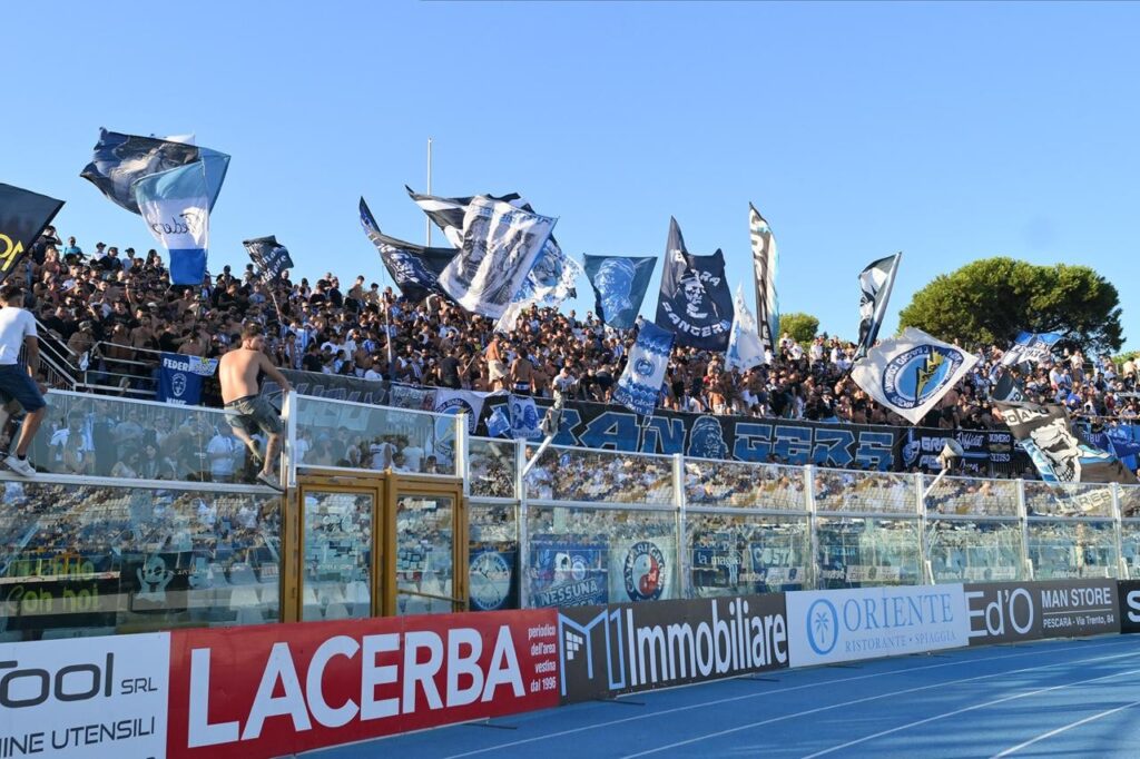 La curva Nord (fotoservizio Luciano adriani)