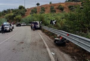 Centauro pescarese muore a Spoltore: perde il controllo della moto e finisce sotto una macchina